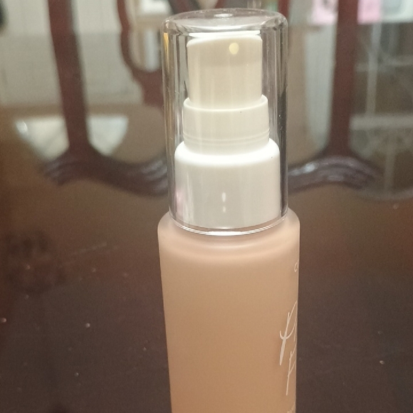 ColourPop Pretty Fresh Hydrating Foundation - Light 60N - Picture 3 of 9